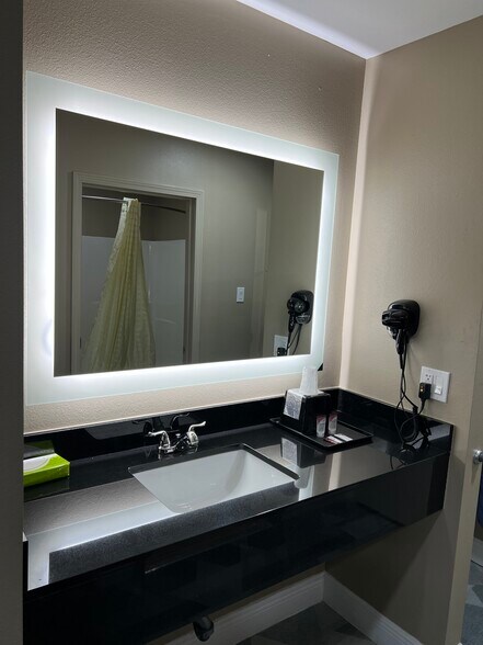 More Photos Of 125 Dixie Ave, Houma Hotel For Sale
