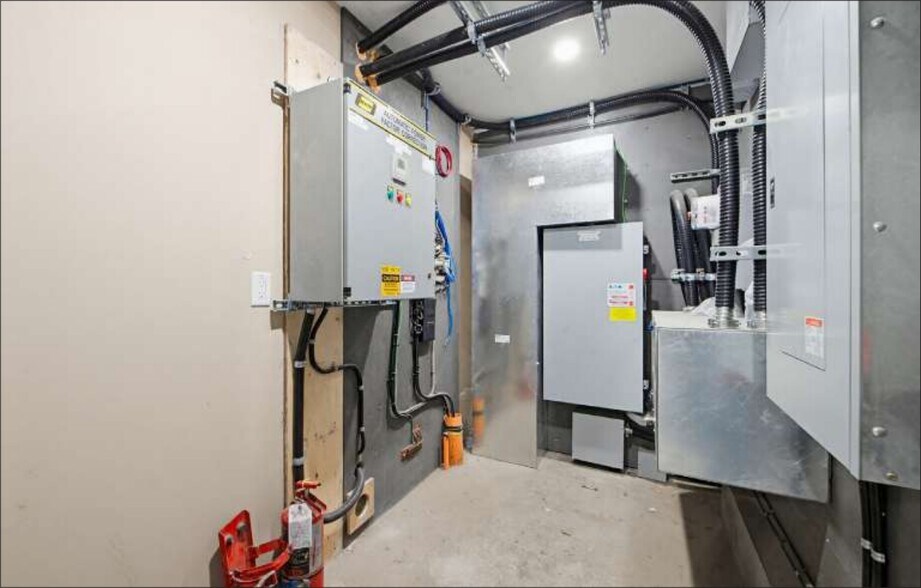 More Photos Of 13176 Lilley Dr, Maple Ridge Warehouse For Sale