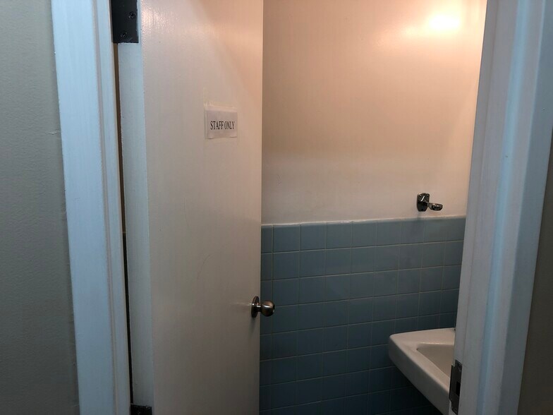 More Photos Of 611 S Carlin Springs Rd, Arlington Medical For Lease