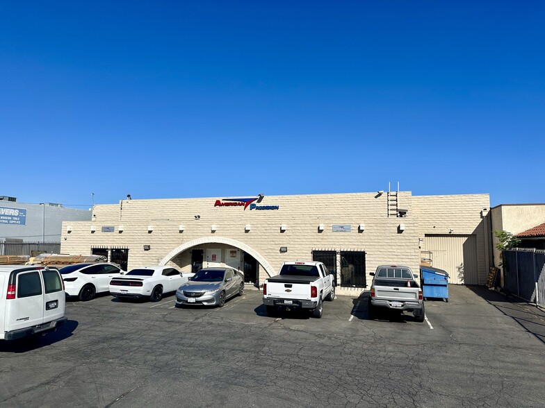 Primary Photo Of 20611 Plummer St, Chatsworth Warehouse For Lease