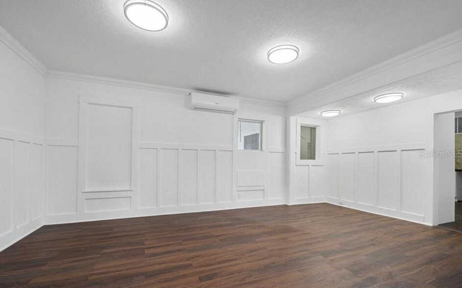 More Photos Of 934 S Ridgewood Ave, Daytona Beach Sorority Fraternity House For Sale