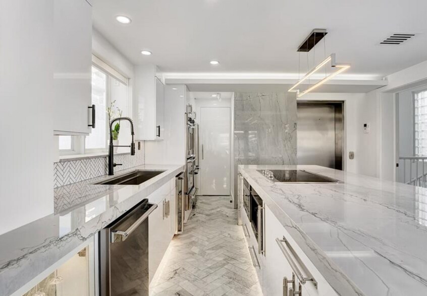 More Photos Of 124 11th St, Miami Beach Hotel For Sale