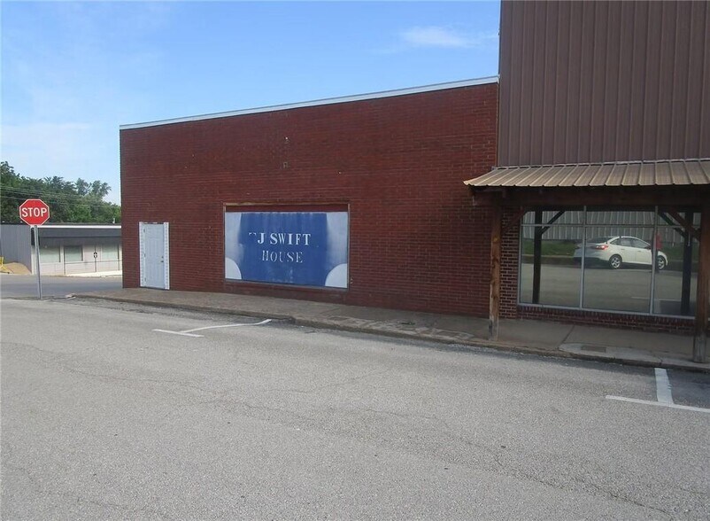 Primary Photo Of 1157 Steffens St, Houston Freestanding For Sale