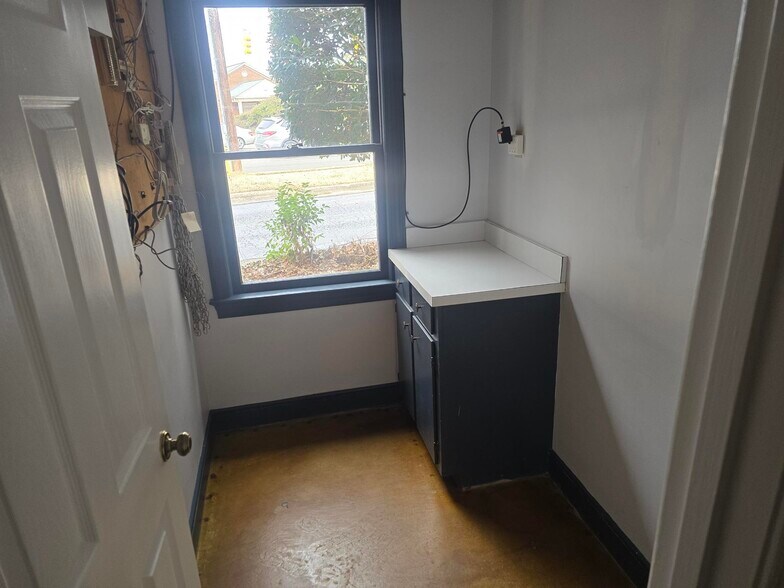 More Photos Of 3202 Old Chapel Hill Rd, Durham Flex For Lease