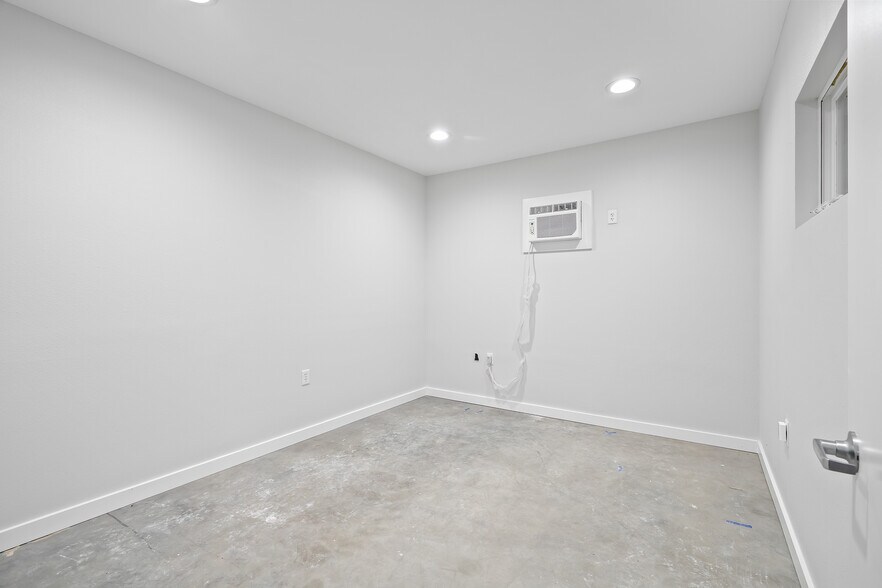 More Photos Of 3386 Red Bluff Rd., Pasadena Unknown For Lease