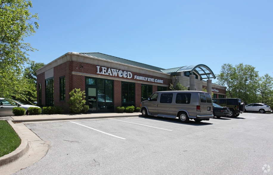 Primary Photo Of 11305 Ash St, Leawood Medical For Lease