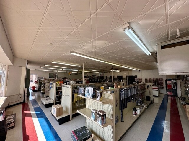 More Photos Of 512 S 12th St, Murray Freestanding For Sale