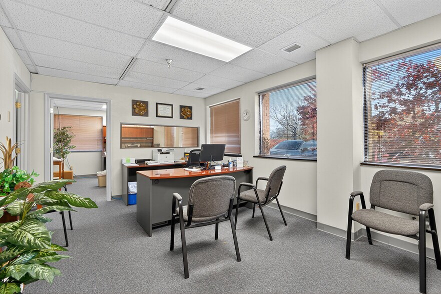 More Photos Of 3138 Custer Dr, Lexington Medical For Sale