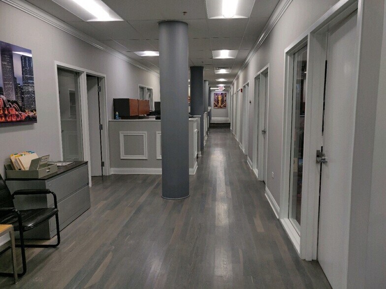 More Photos Of 19-27 N Green St, Chicago Loft Creative Space For Sale