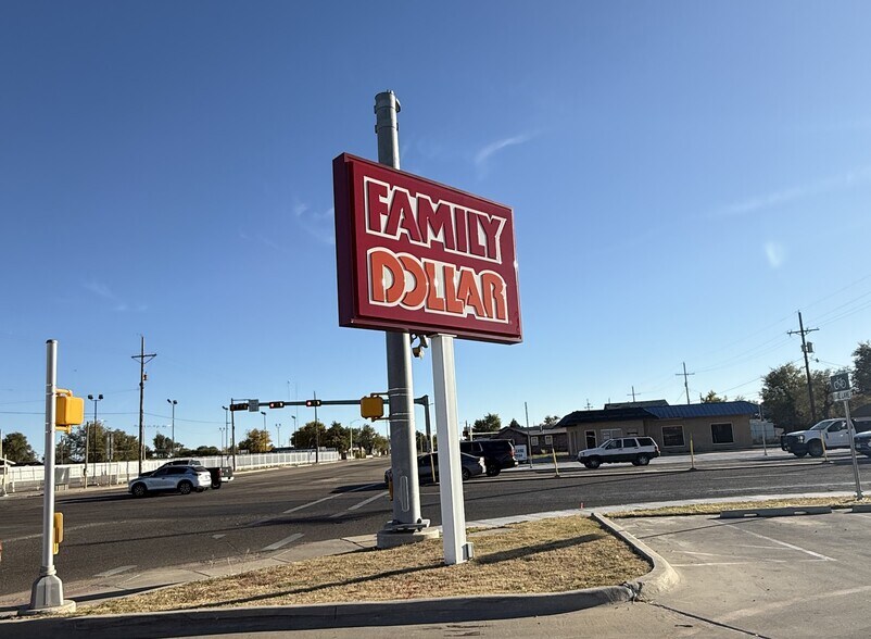 More Photos Of 854 S Hobart St, Pampa Freestanding For Lease