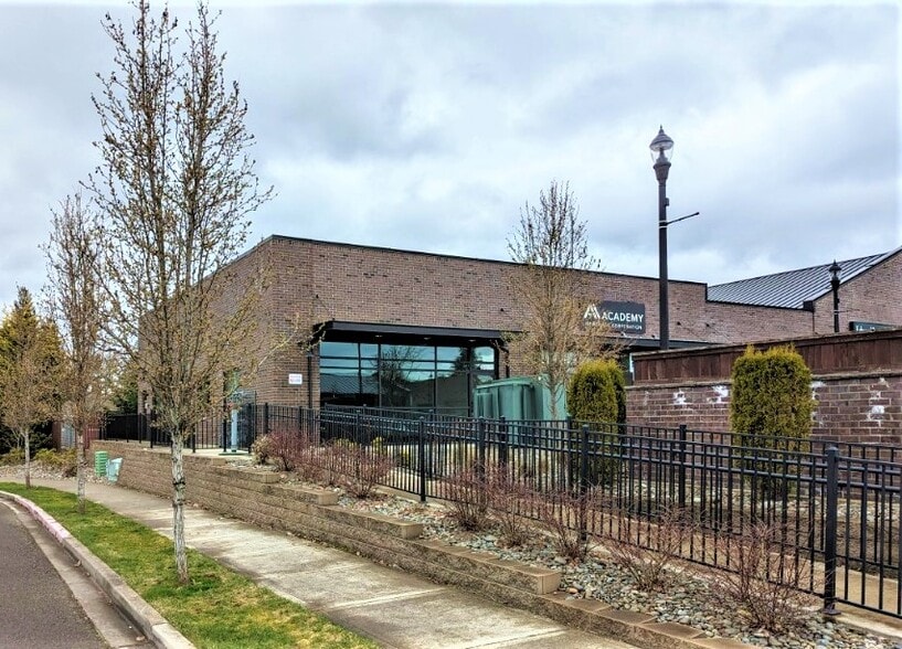 More Photos Of 10706 NW Lakeshore Ave, Vancouver General Retail For Lease