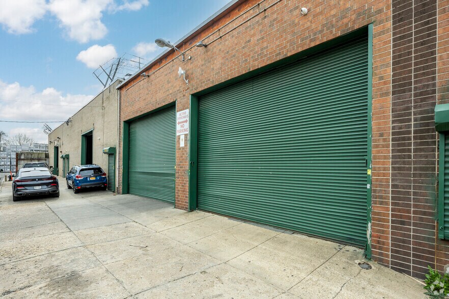 More Photos Of 4302 Glenwood Rd, Brooklyn Warehouse For Lease