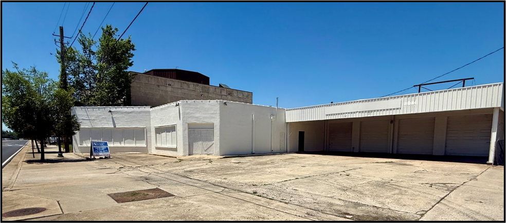 Primary Photo Of 753 Martin Luther King Jr Blvd, Macon-Bibb Light Distribution For Sale