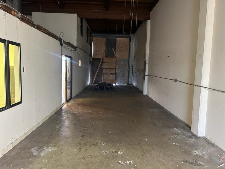 More Photos Of 153-175 N Amphlett Blvd, San Mateo Warehouse For Lease