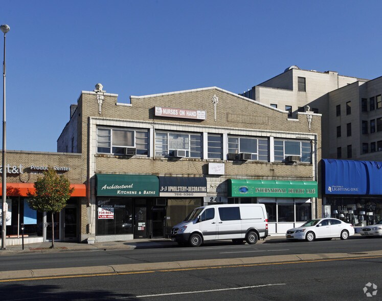 Primary Photo Of 237-241 Sunrise Hwy, Rockville Centre Storefront Retail Office For Lease