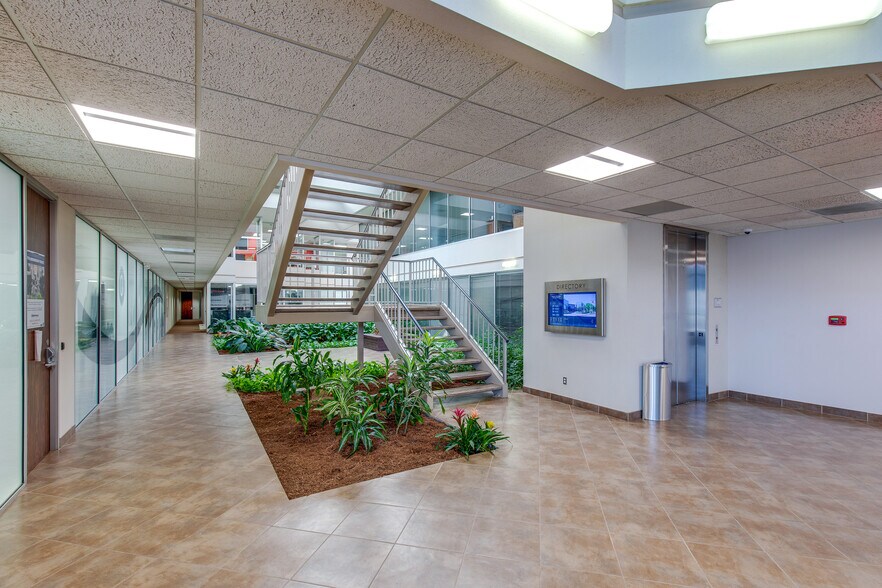 More Photos Of 9601 Jones Rd, Houston Office For Lease