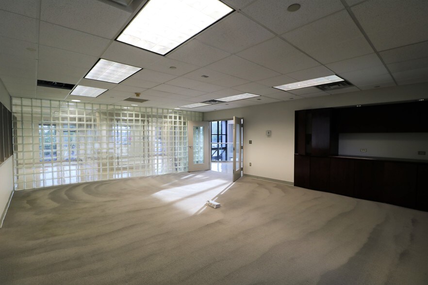 More Photos Of 620 State Rt 3 W, Clifton Medical For Sale