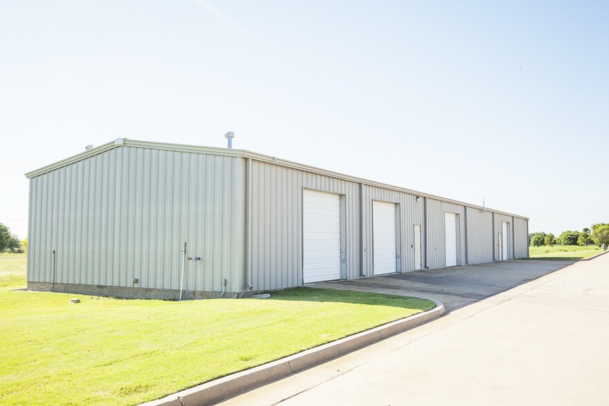 More Photos Of 4101 SE 85th St, Oklahoma City Manufacturing For Lease