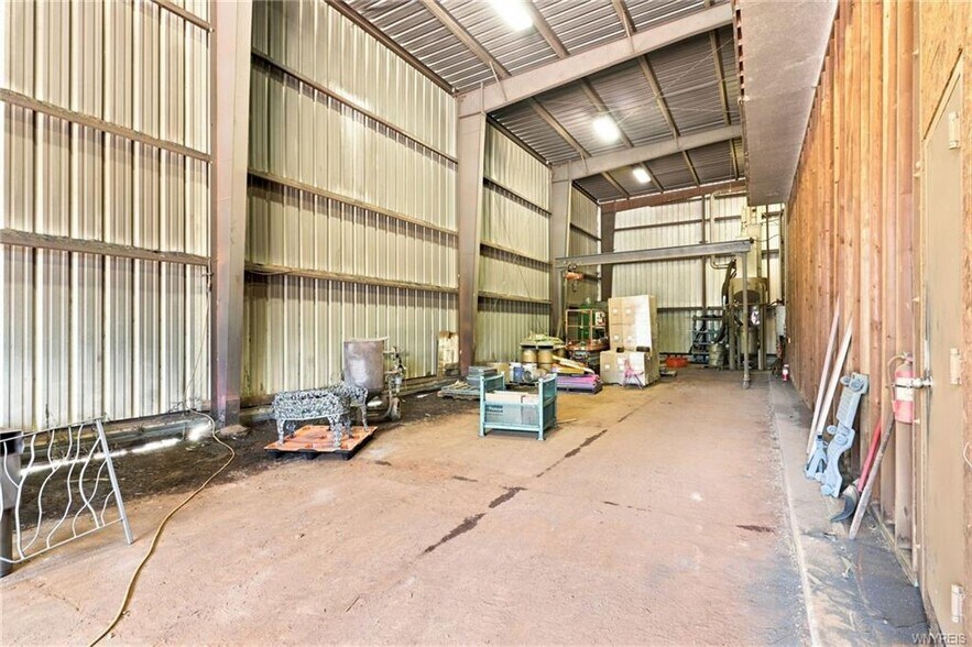 More Photos Of 3779 Lower Mountain Rd, Sanborn General Retail For Sale