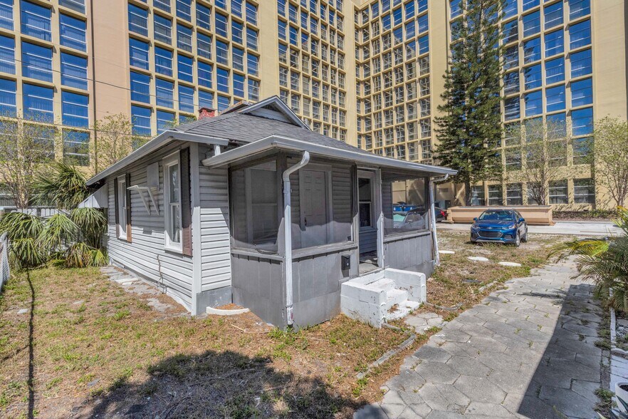 Primary Photo Of 7 Rhoda Ct S, Saint Petersburg Specialty For Sale