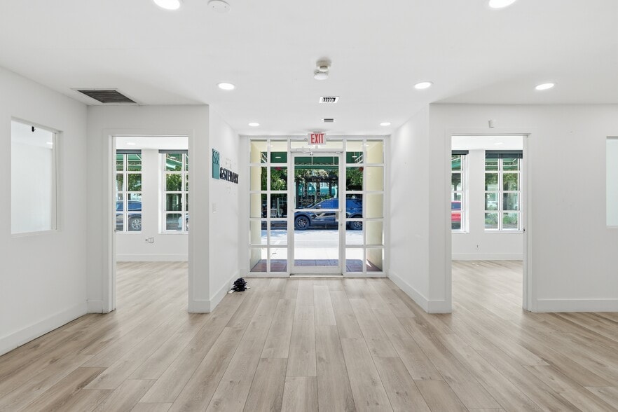 More Photos Of 7311 SW 59th Ct, South Miami General Retail For Lease