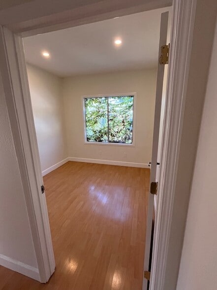 More Photos Of 931 N La Cienega Blvd, Los Angeles Storefront Retail Office For Lease