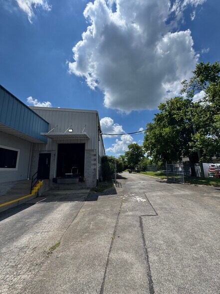 More Photos Of 1247 Northgate Business Pky, Madison Warehouse For Sale