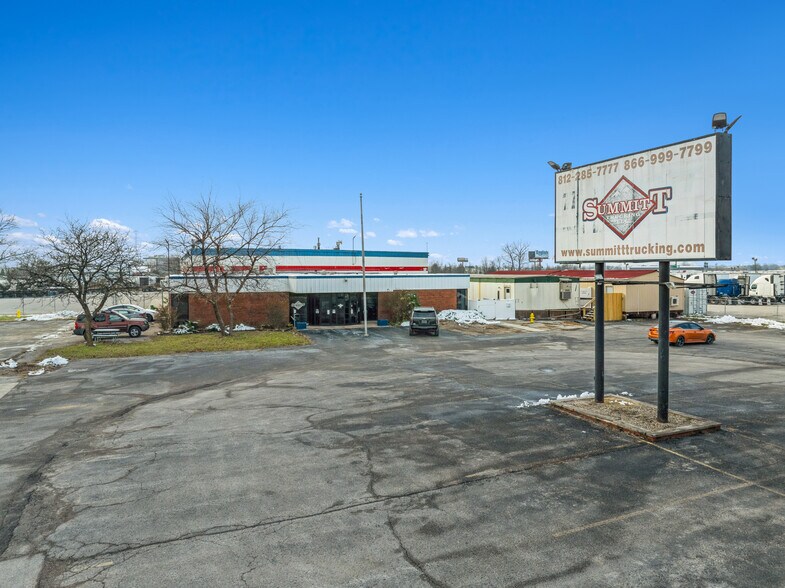 More Photos Of 1800 Progress Way, Jeffersonville Service For Lease