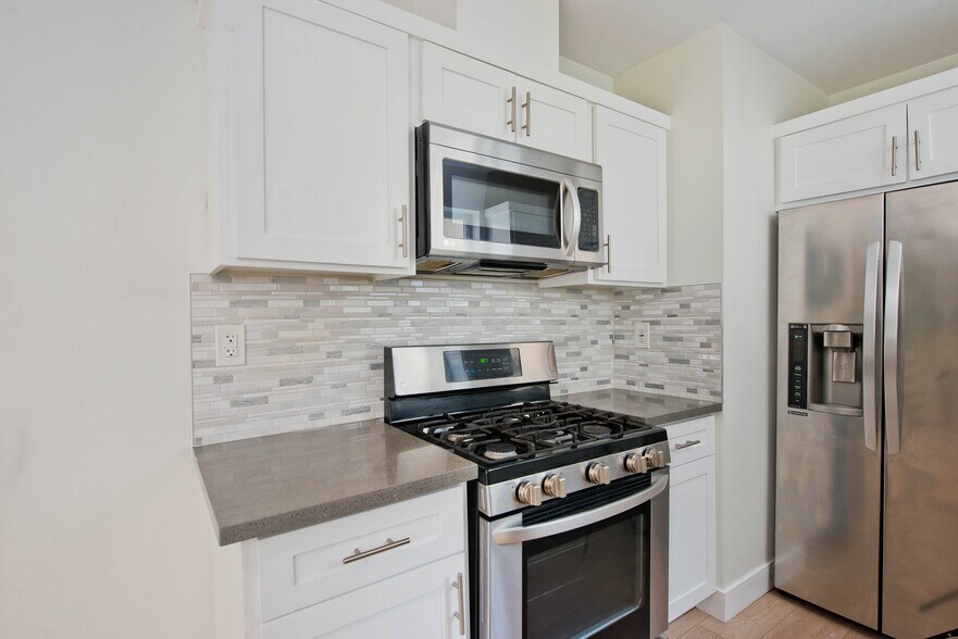 More Photos Of 635 N Harvard Blvd, Los Angeles Apartments For Sale