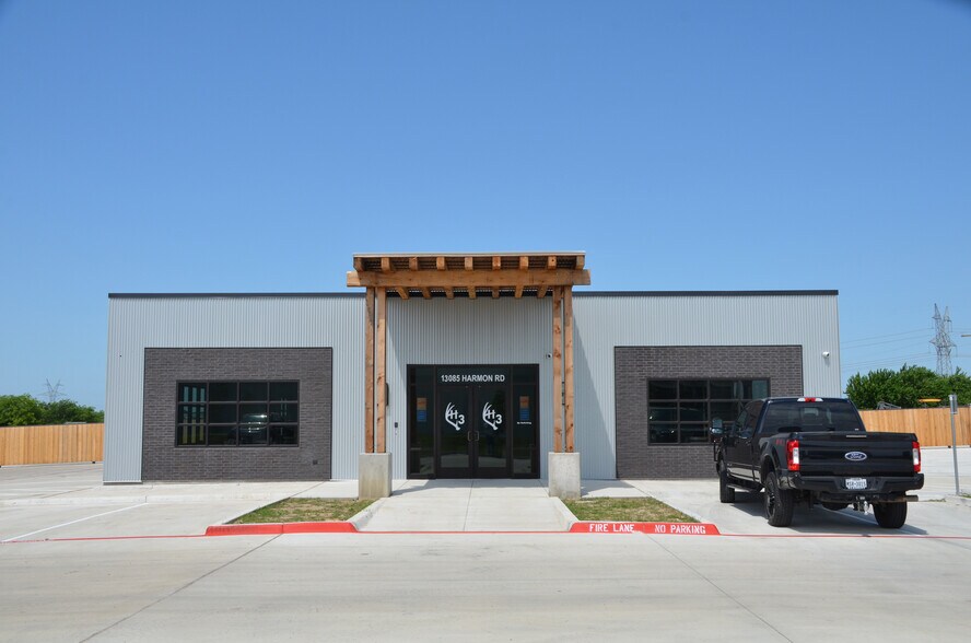 More Photos Of 13085 Harmon Rd, Fort Worth Industrial For Lease