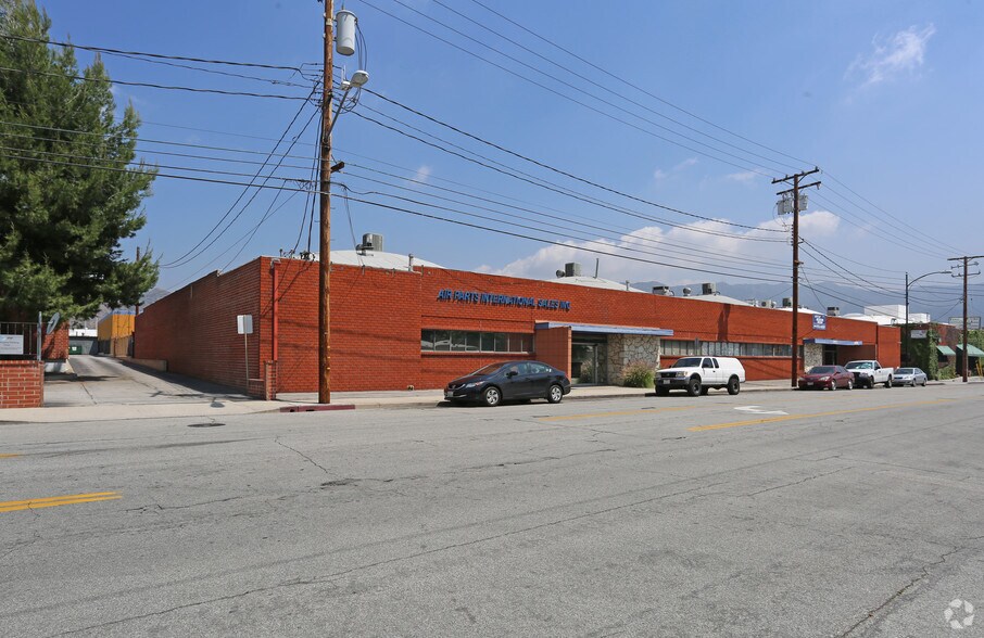 More Photos Of 2911-2919 Thornton Ave, Burbank Manufacturing For Lease