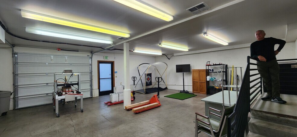 More Photos Of 11705 SW 68th Ave, Portland Office For Sale