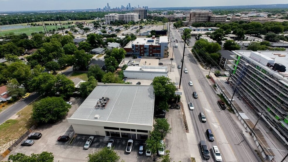 More Photos Of 5225 N Lamar Blvd, Austin Office For Sale