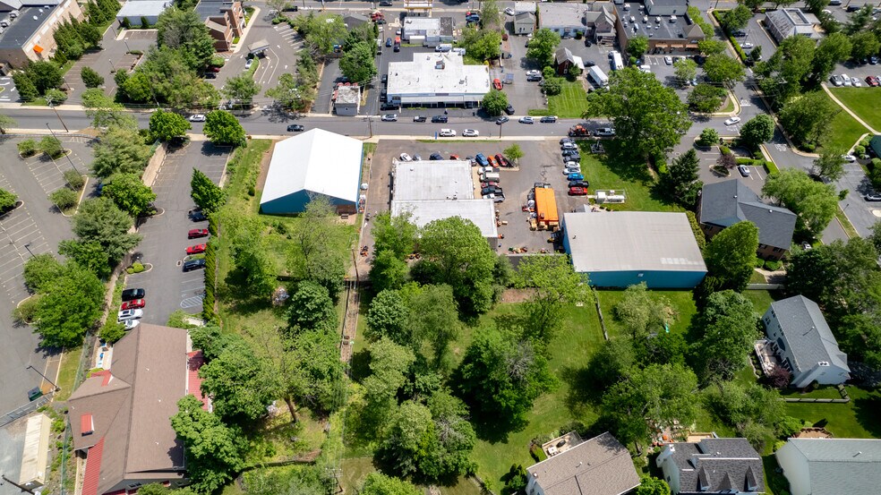 More Photos Of 180-190 S Clinton St, Doylestown Showroom For Sale