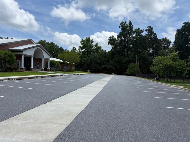 More Photos Of 3075 Trickum Rd, Woodstock Religious Facility For Lease