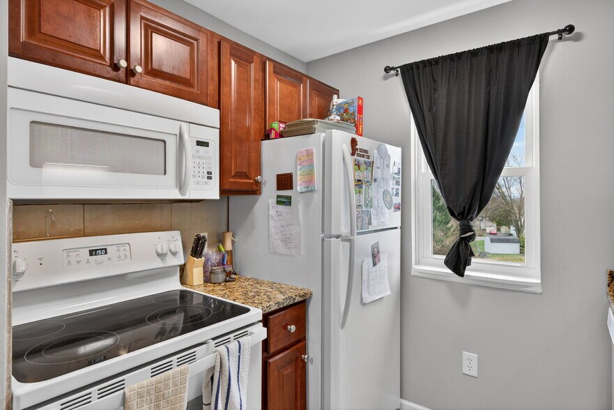 More Photos Of 196 Stone House Ln, Columbia Apartments For Sale