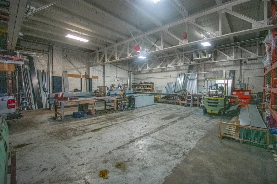 More Photos Of 4664 N Lowell Ave, Chicago Warehouse For Lease
