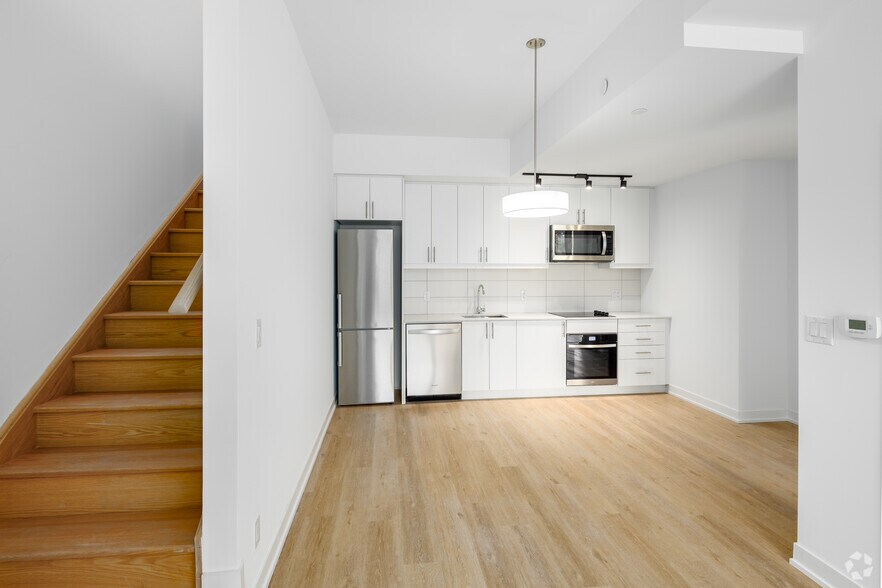 More Photos Of 9 Croham Rd, Toronto Apartments For Lease