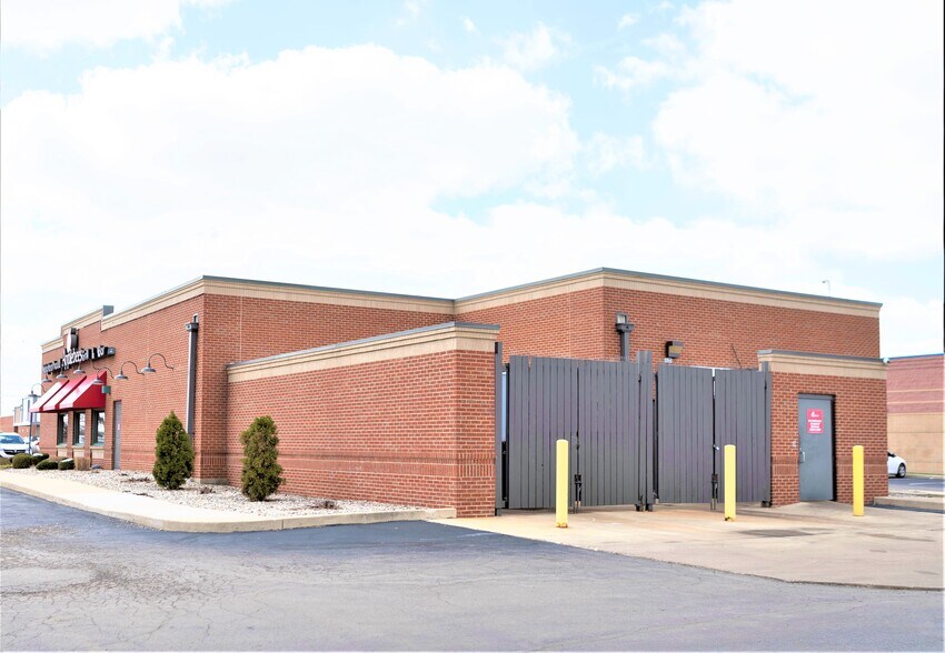 More Photos Of 2432 E Wabash St, Frankfort Restaurant For Sale