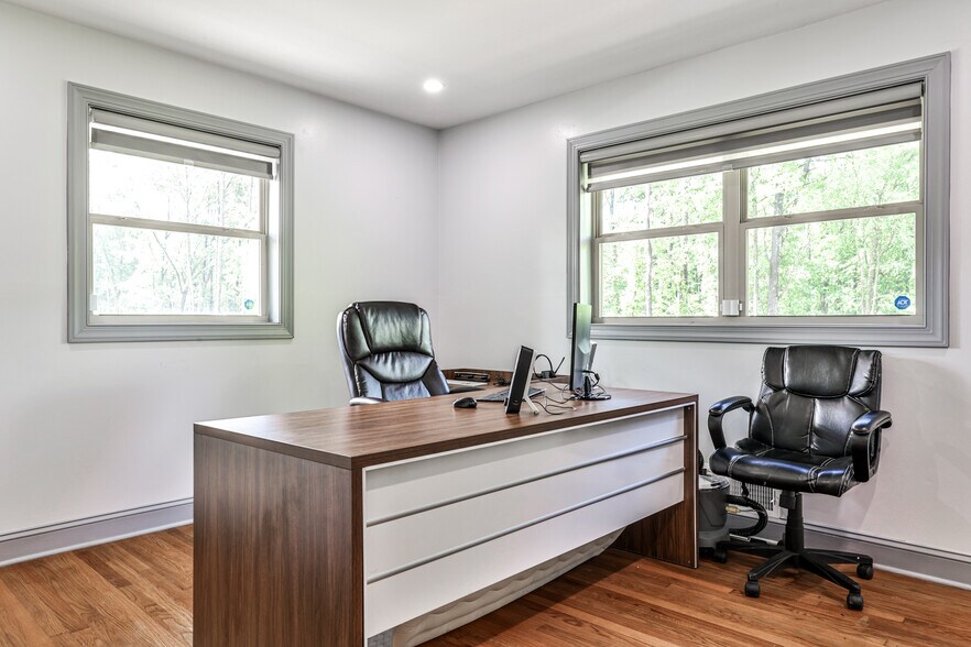 More Photos Of 2332 Old Covington Hwy, Conyers Office Residential For Sale