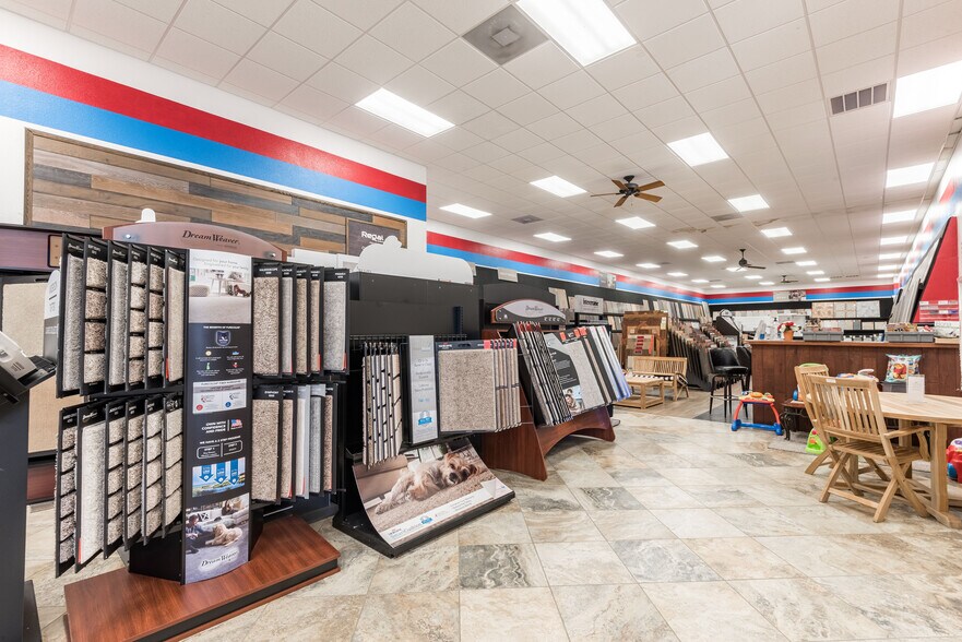 More Photos Of 21019 Spring Towne Dr, Spring Showroom For Lease