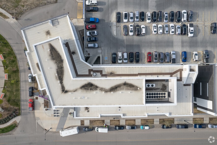 More Photos Of 3815 Front St SE, Calgary Medical For Lease