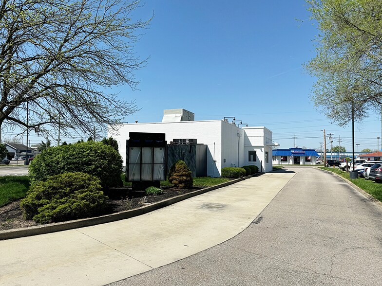 More Photos Of 2100 S Erie Blvd, Hamilton Fast Food For Lease