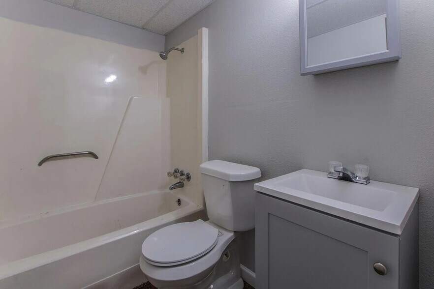 More Photos Of 600 E Craven Ave, Waco Apartments For Sale