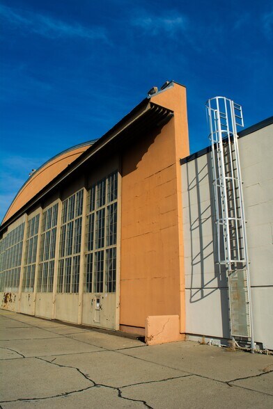 More Photos Of 4917 Bailey Loop, Mcclellan Airplane Hangar For Lease