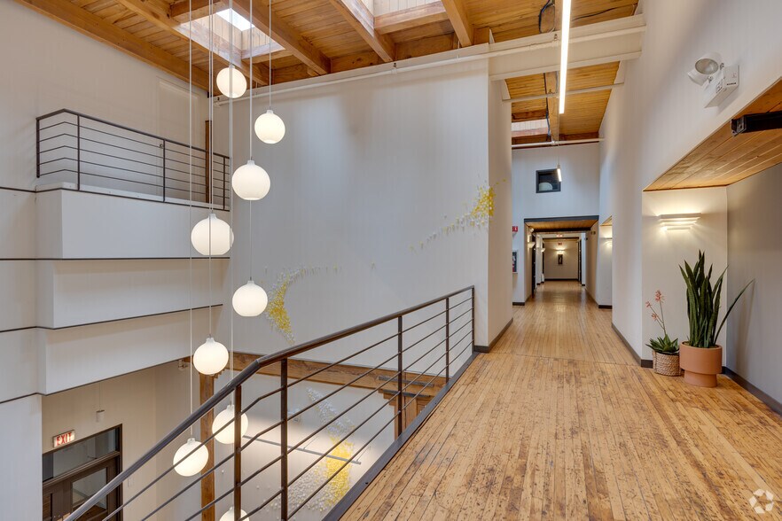 More Photos Of 445 W Erie St, Chicago Loft Creative Space For Lease