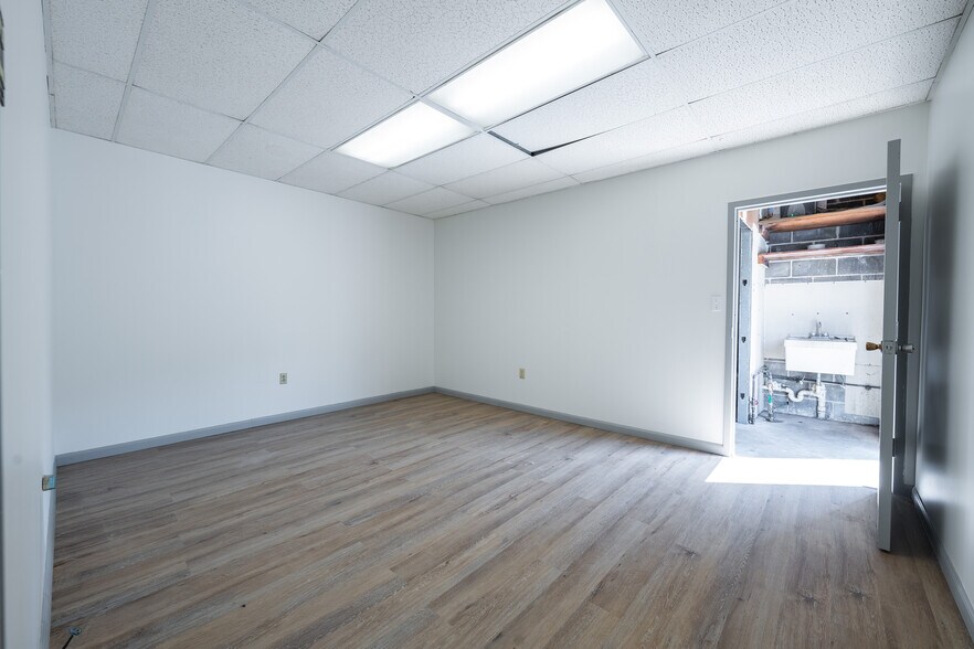 More Photos Of 1833 Alton Rd, Birmingham Unknown For Lease