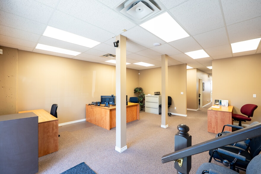 More Photos Of 5492 Production Blvd, Surrey Warehouse For Sale