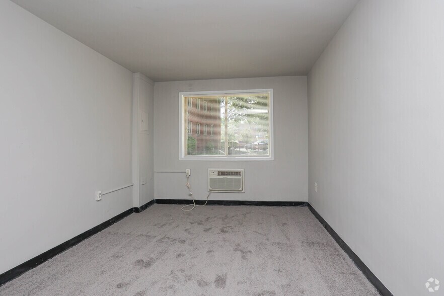 More Photos Of 2603 Southern Ave, Temple Hills Apartments For Sale