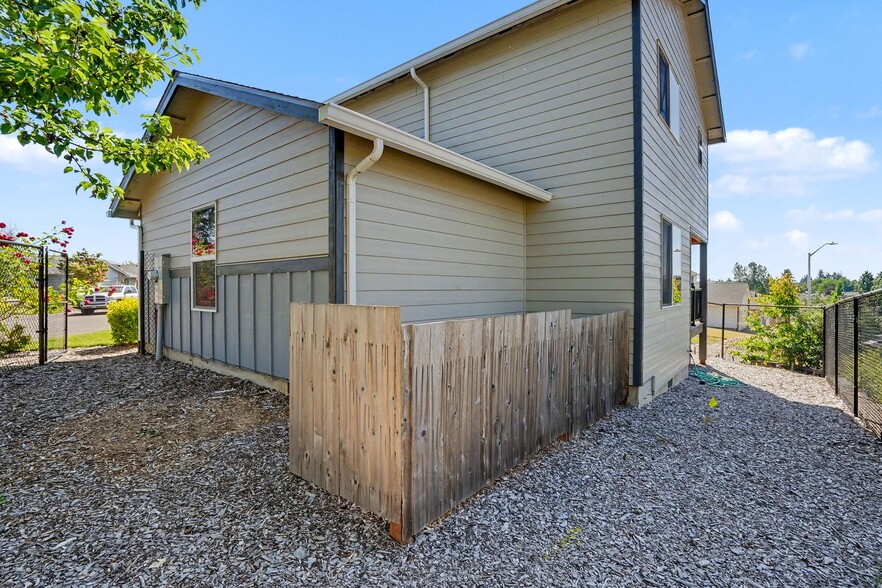 More Photos Of 1364 Northern Heights Loop, Keizer Multifamily For Sale